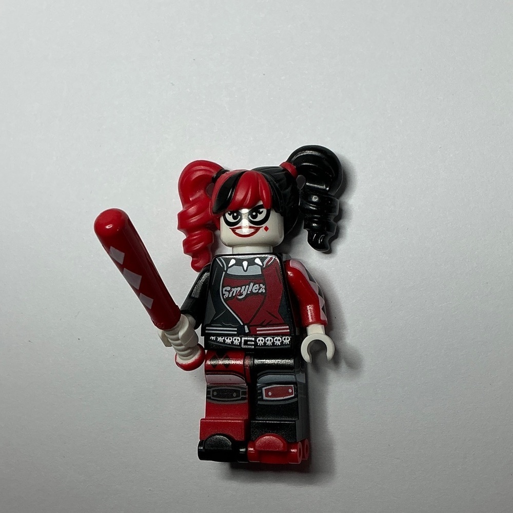 LEGO HARLEY QUINN MINIFIG with BAT